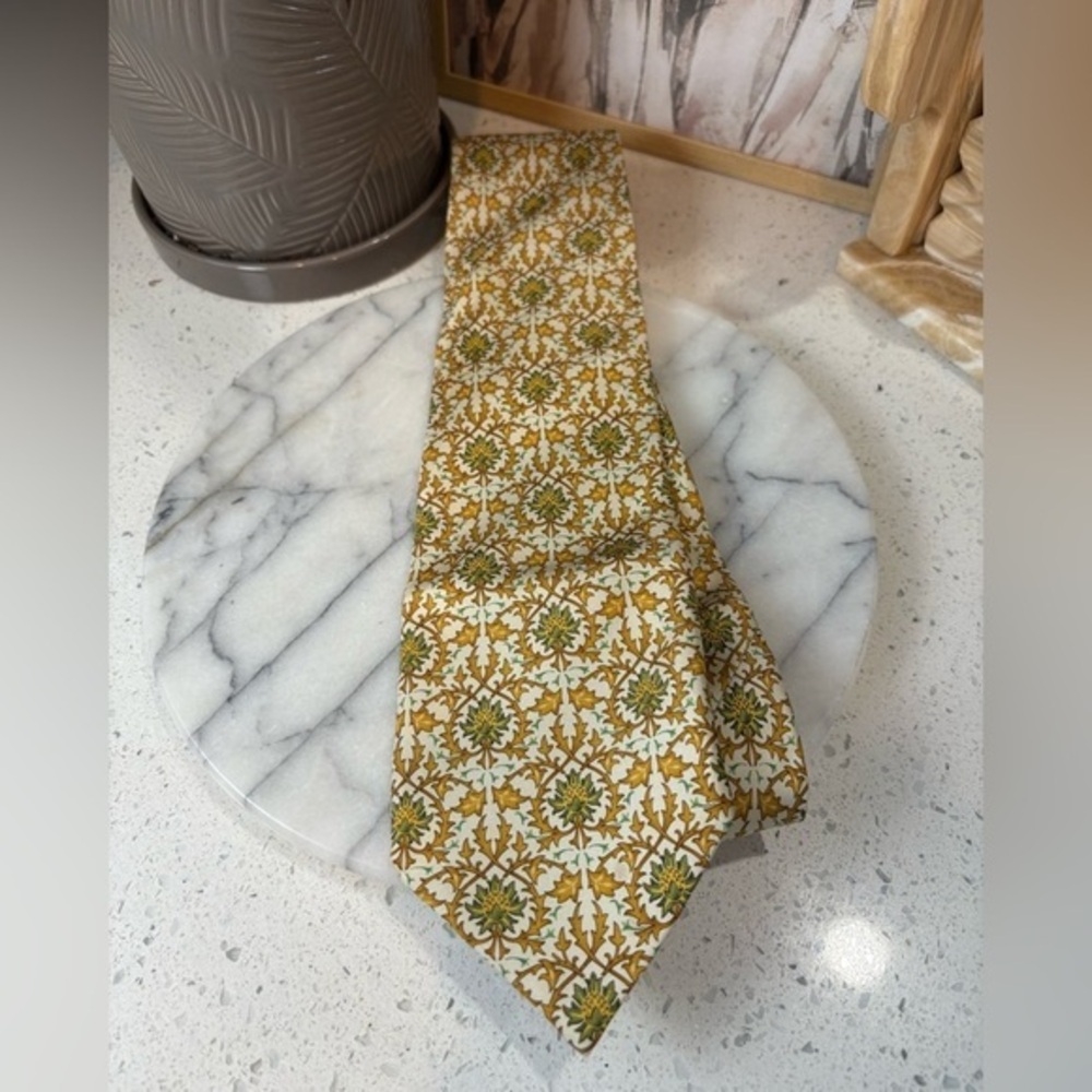 Metropolitan Museum of Art 100% Silk Tie Mustard Green Cream Pattern Menswear